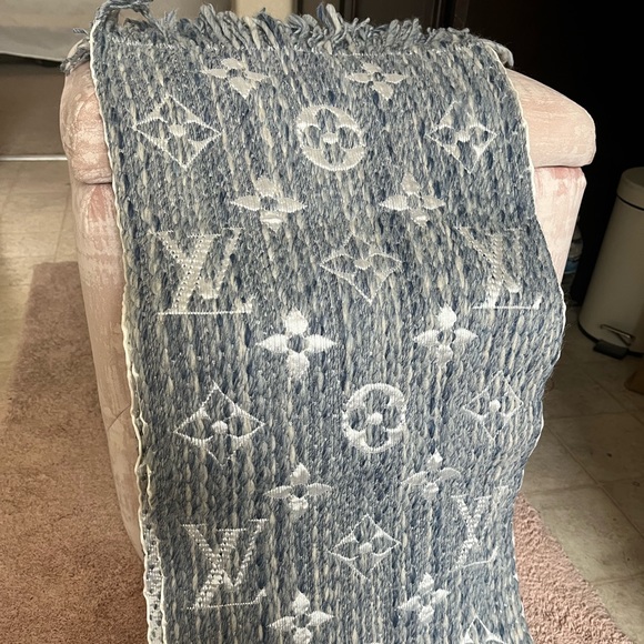 BNWT Louis Vuitton scarf - Picture 3 of 6